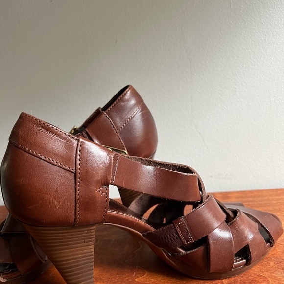 J. CREW brown Italian made leather heels - Picture 3 of 5